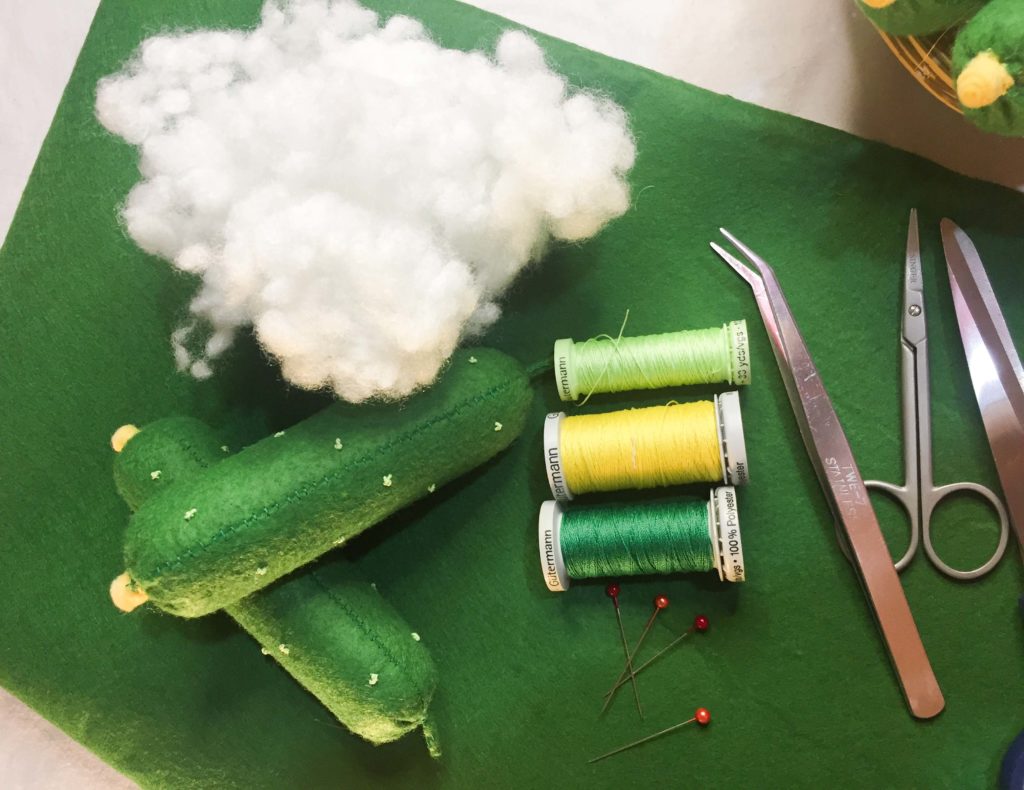 Kid Craft: Hand Sewn Felt Pouches - Scattered Thoughts of a Crafty